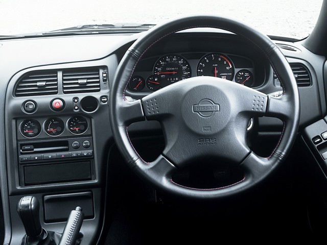 Nissan Gt-R foto 11