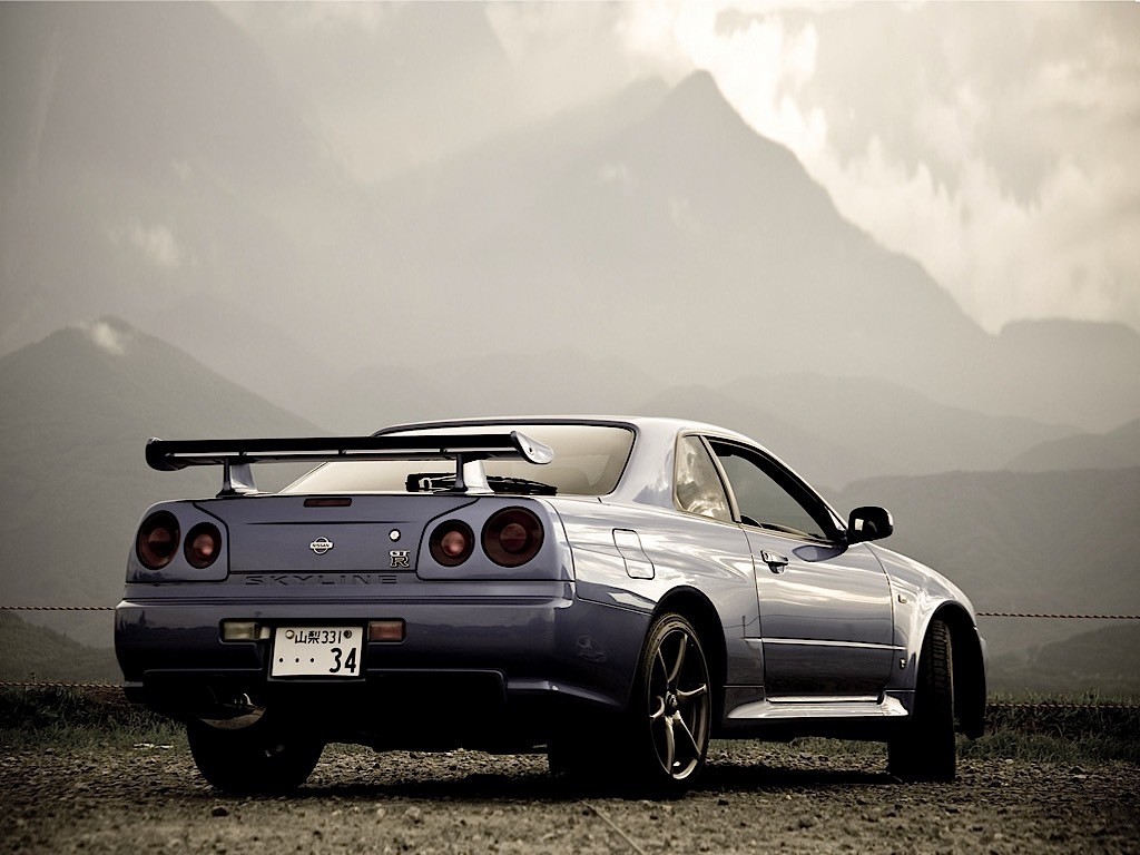 Nissan Gt-R photo 8