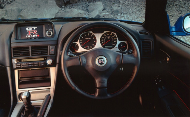 Nissan Gt-R foto 9