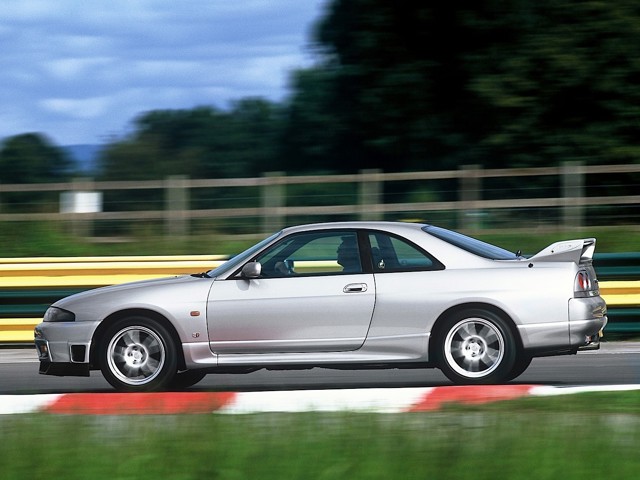 Nissan Gt-R foto 10