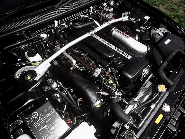 Nissan Gt-R foto 16
