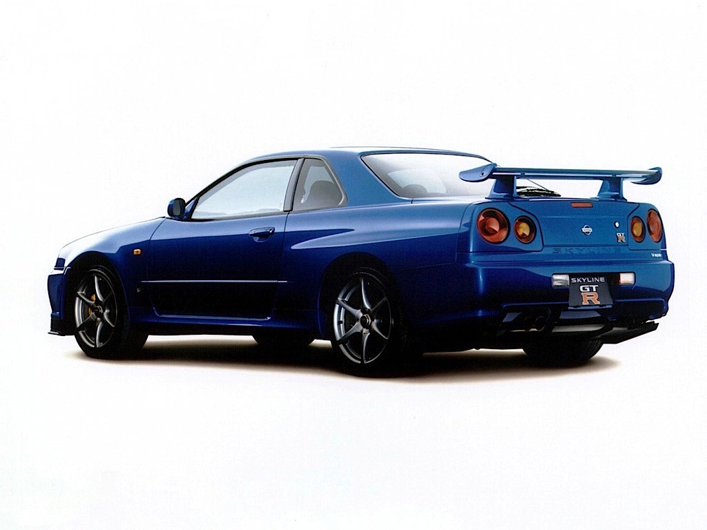 Nissan Gt-R photo 8
