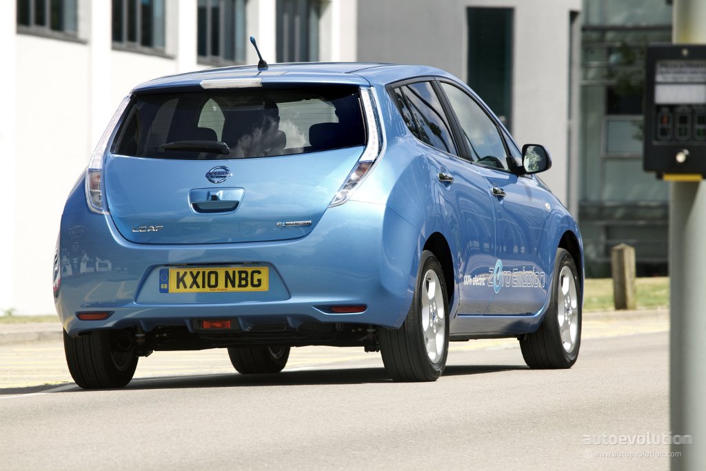 Nissan Leaf photo 2