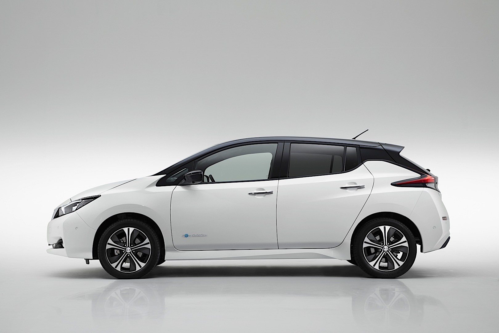 Nissan Leaf photo 6