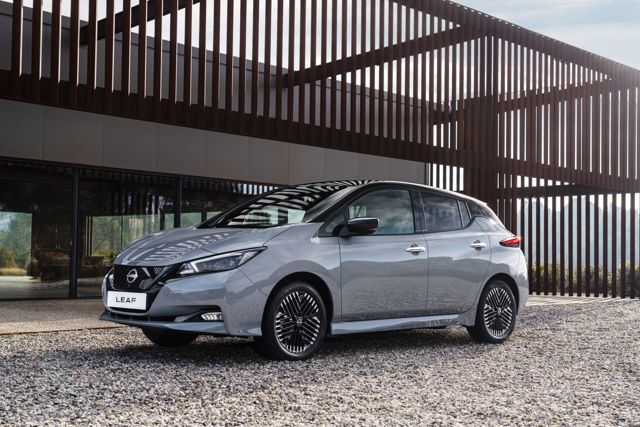 Nissan Leaf photo 1
