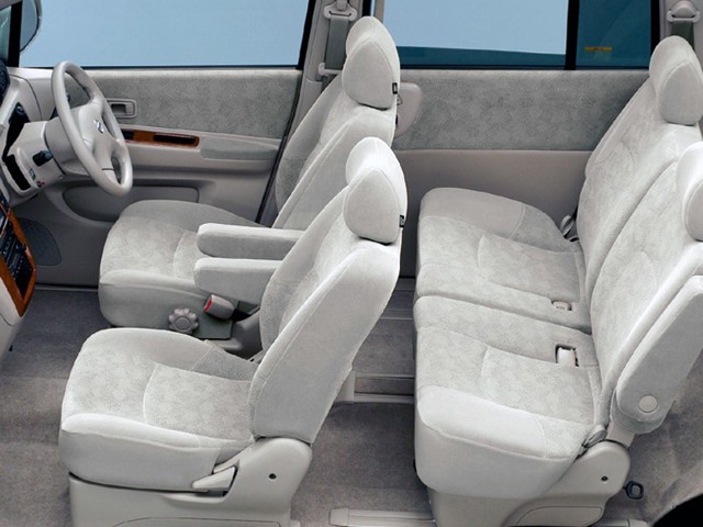 Nissan Liberty photo 7