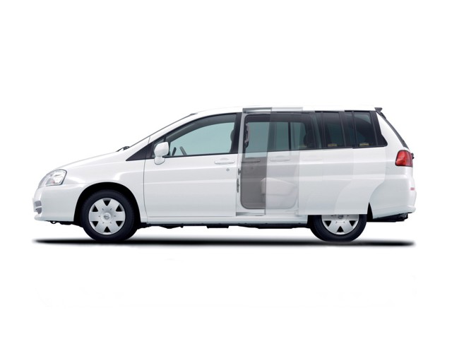 Nissan Liberty photo 3