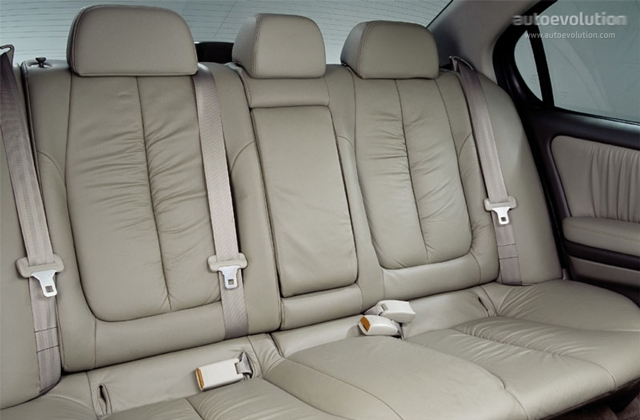 Nissan Maxima photo 10