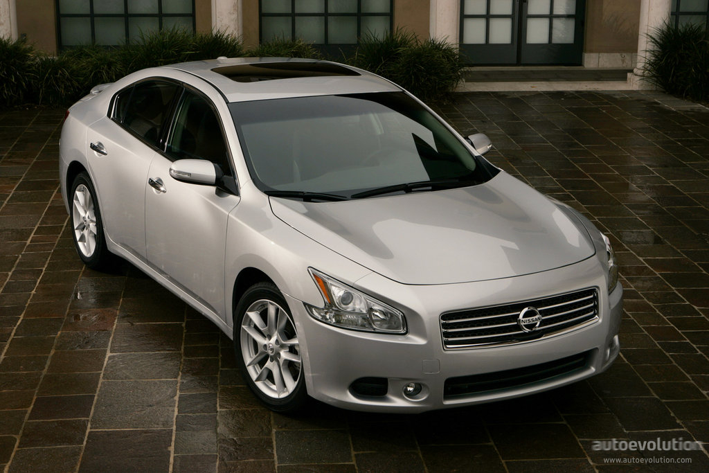 Nissan Maxima photo 2