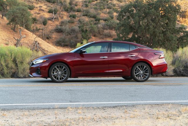 Nissan Maxima photo 3
