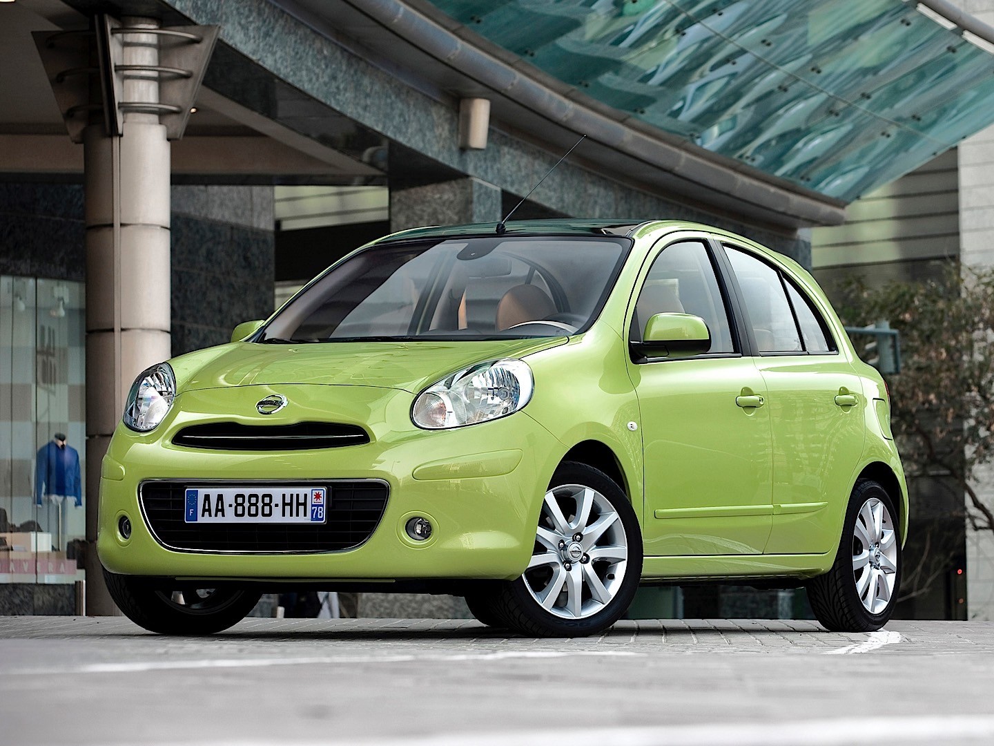 Nissan Micra 5 Doors photo 3