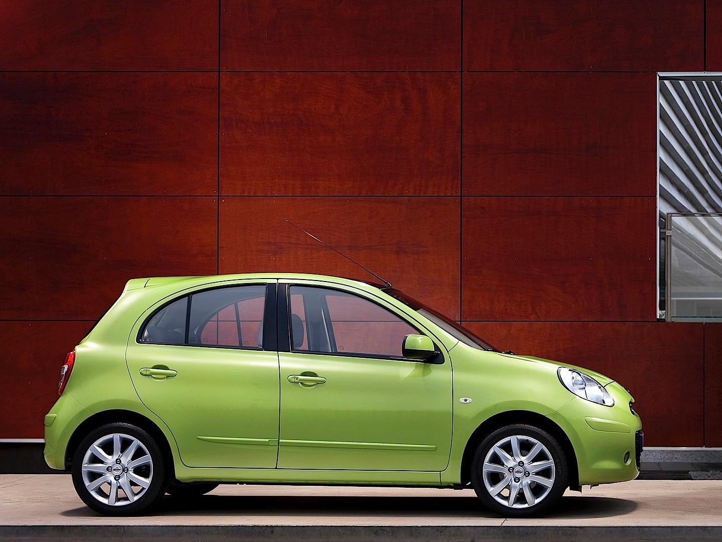 Nissan Micra 5 Doors photo 36