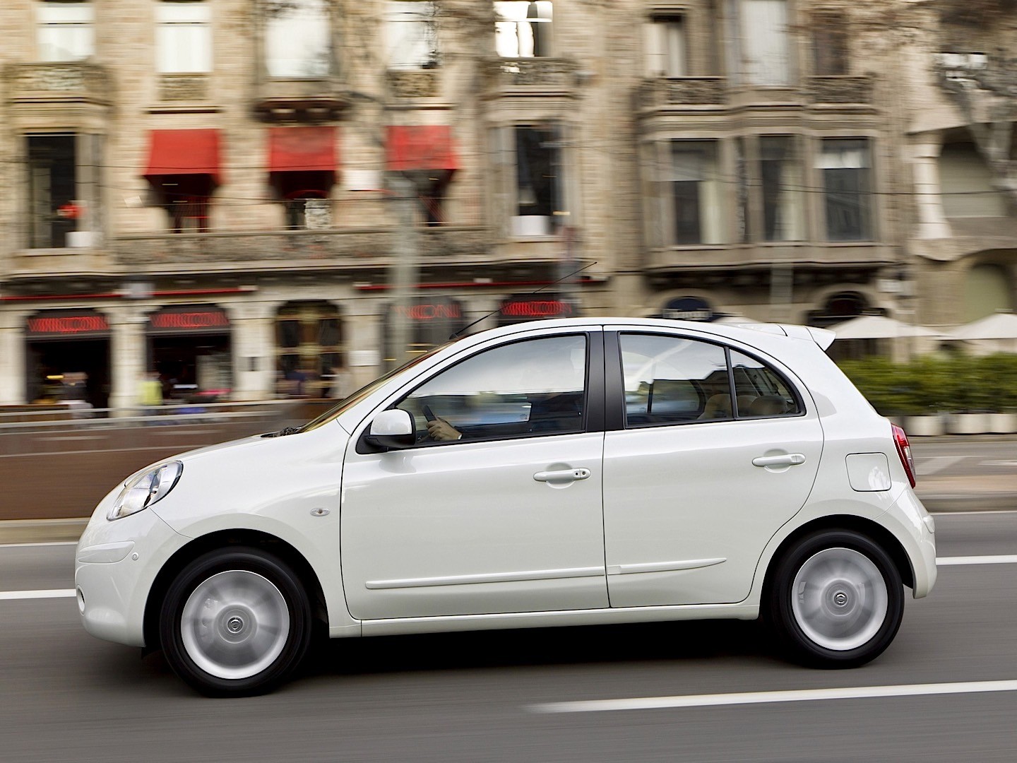 Nissan Micra 5 Doors photo 37