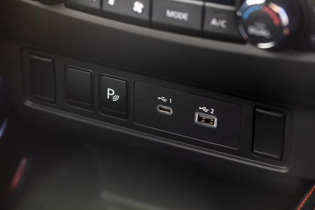 Nissan Navara / Frontier Double Cab Foto 26