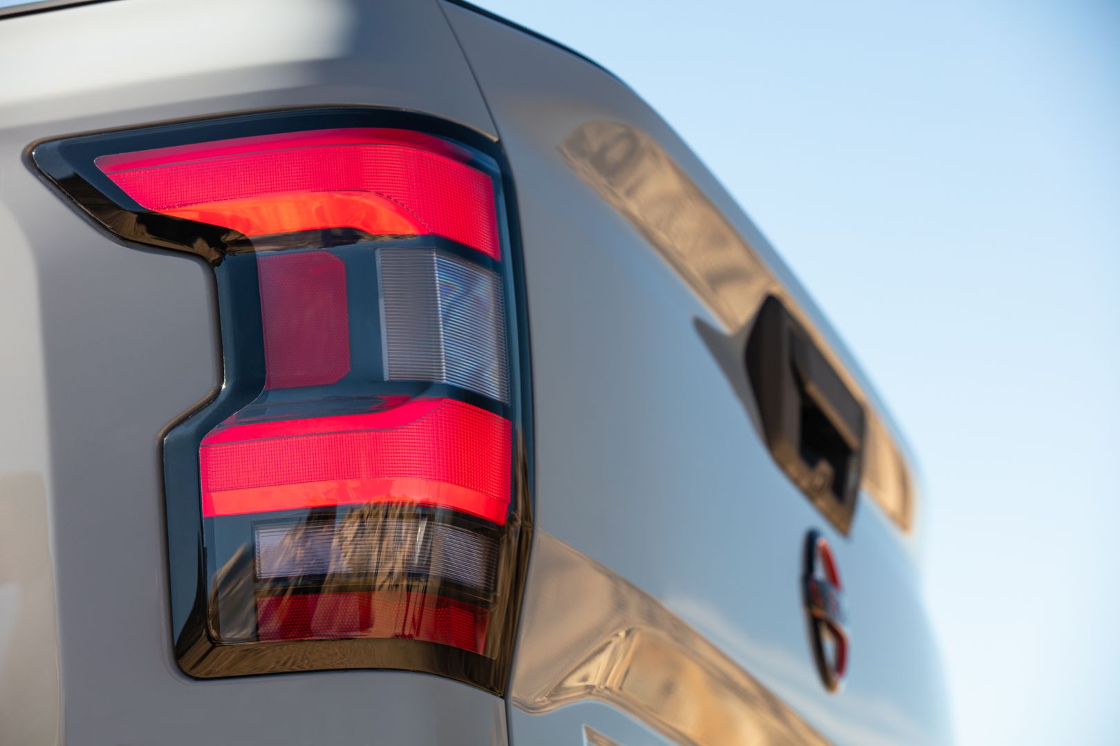 Nissan Navara / Frontier Double Cab photo 3