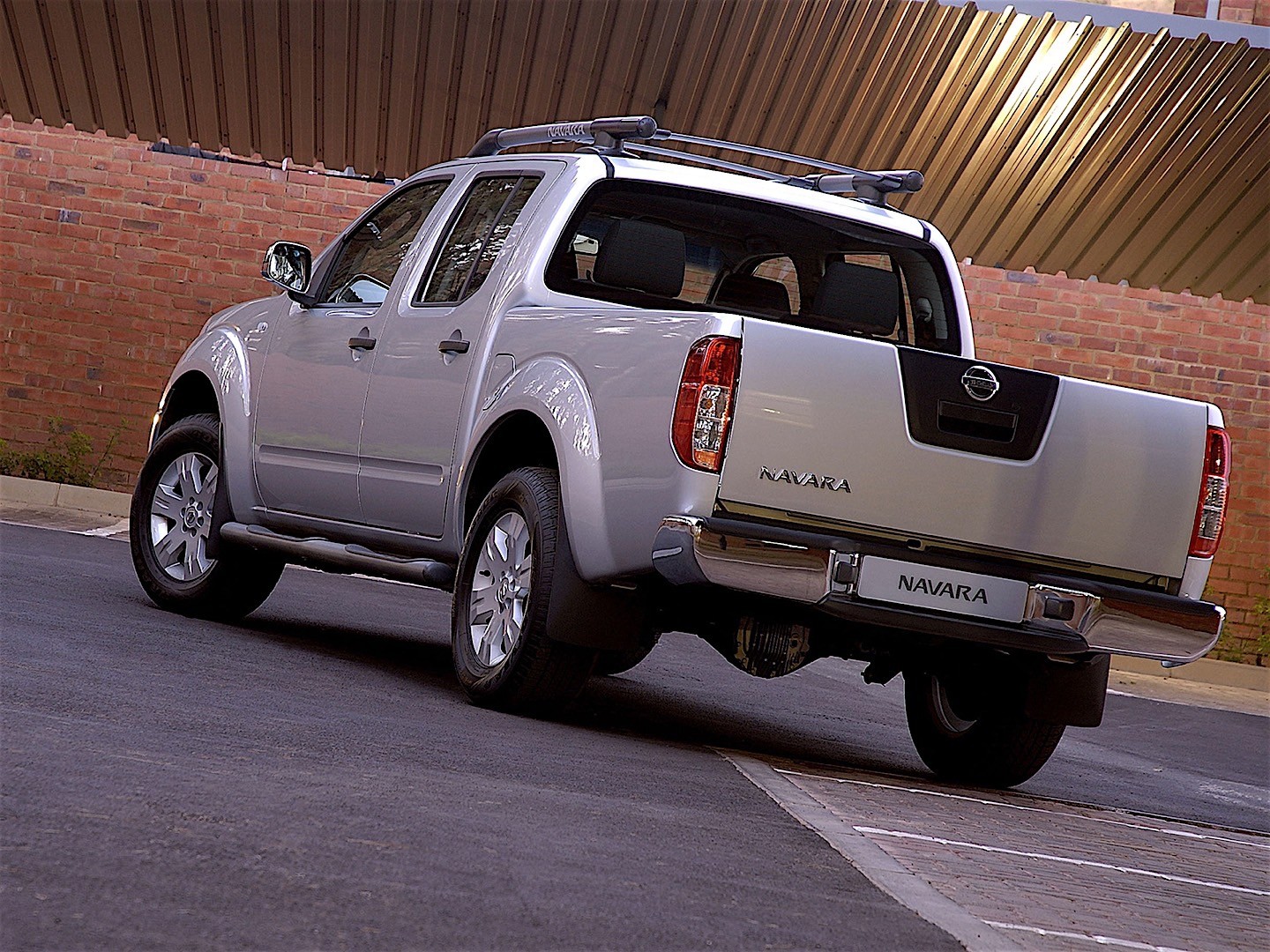 Nissan Navara / Frontier Double Cab photo 12