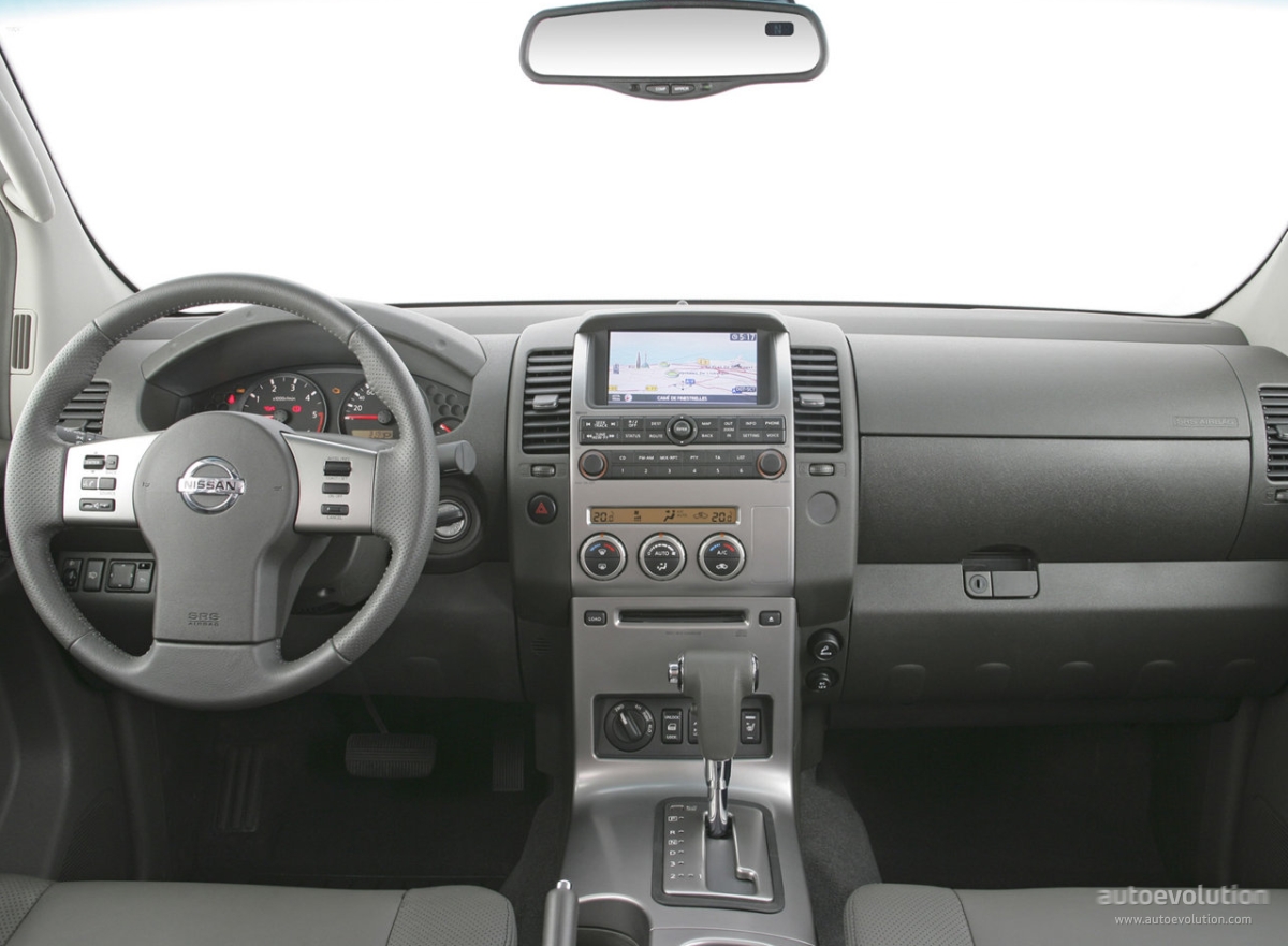 Nissan Navara / Frontier Double Cab photo 41