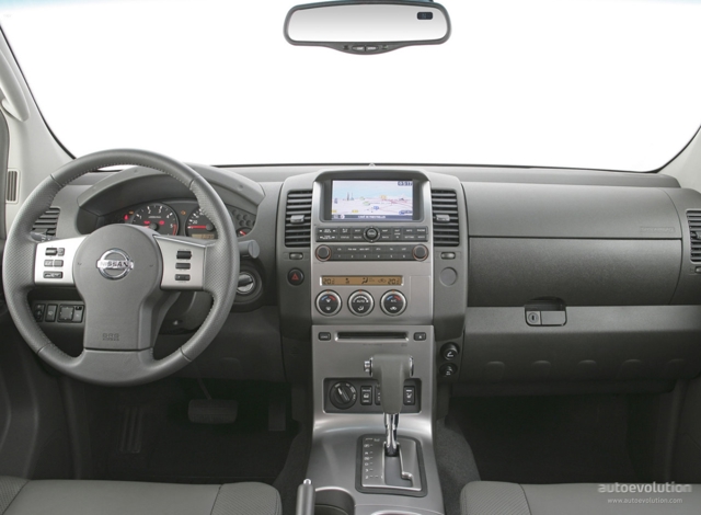 Nissan Navara / Frontier Double Cab photo 41
