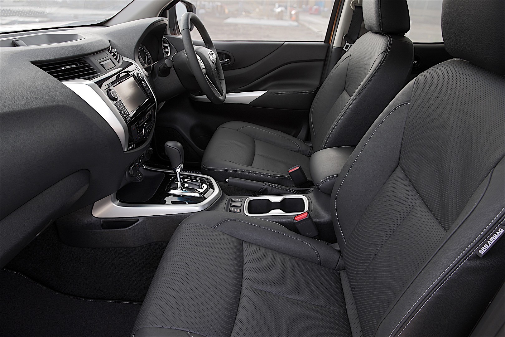 Nissan Navara / Frontier Double Cab photo 105