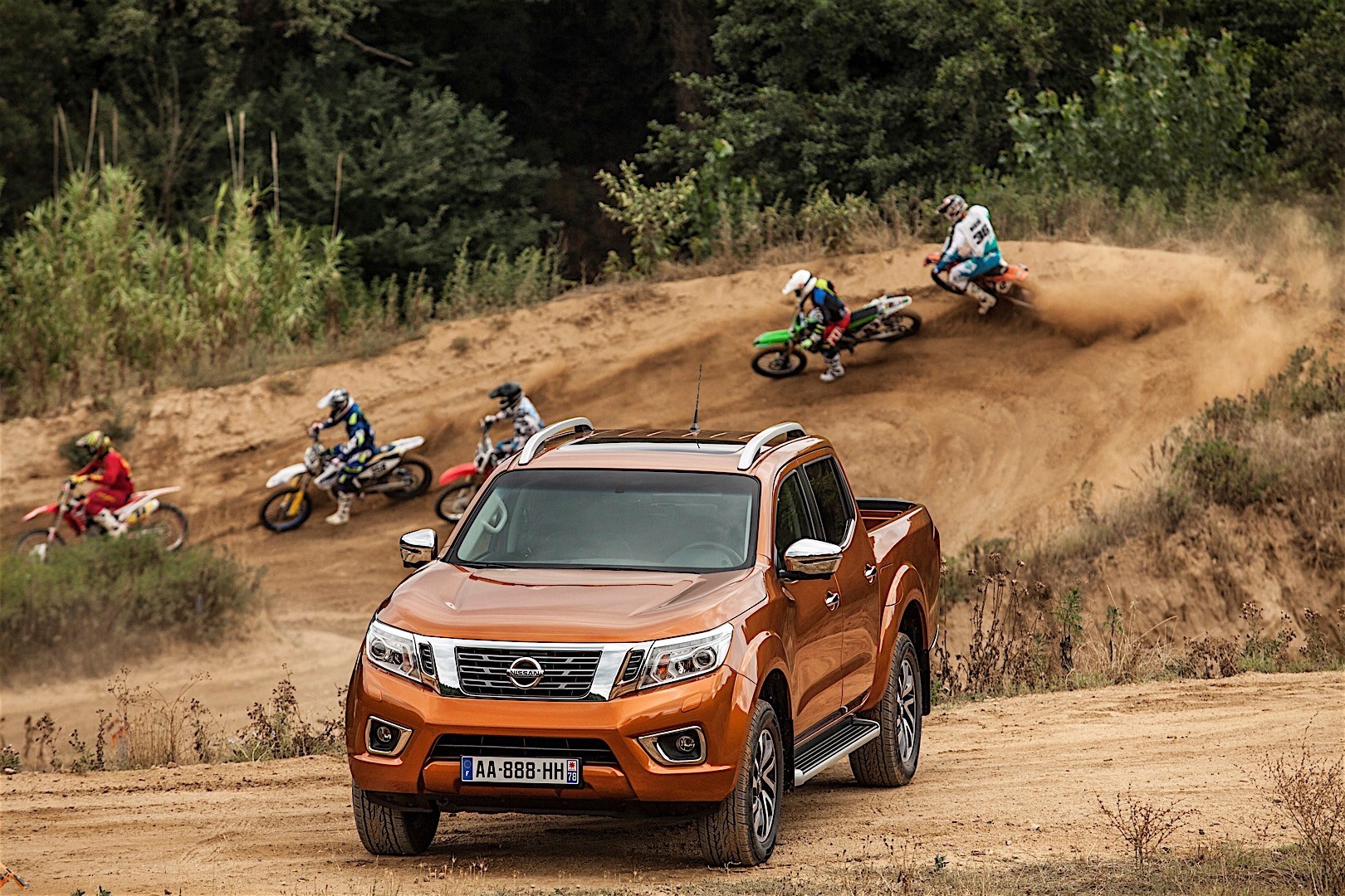 Nissan Navara / Frontier Double Cab photo 18