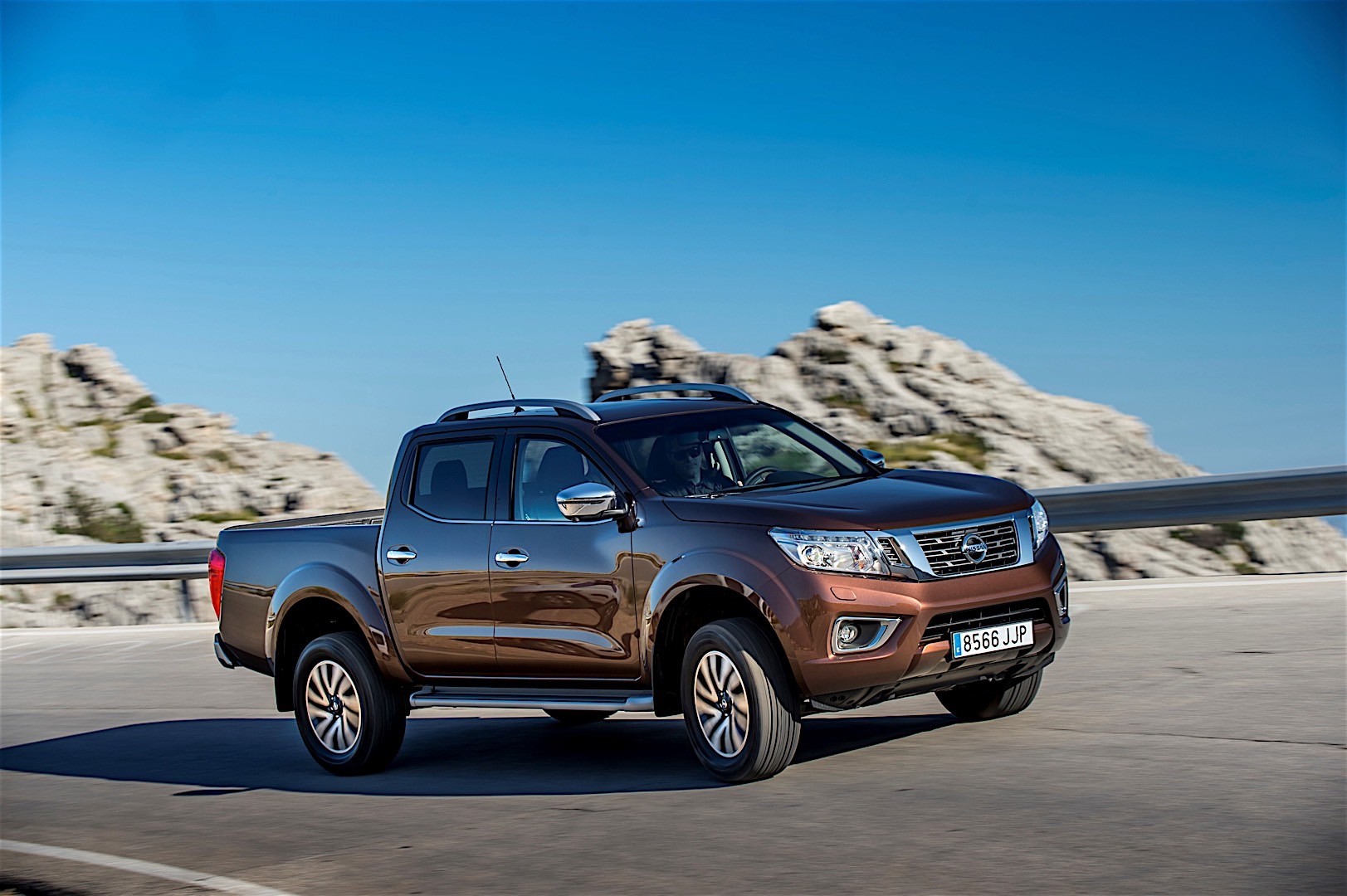 Nissan Navara / Frontier Double Cab photo 19
