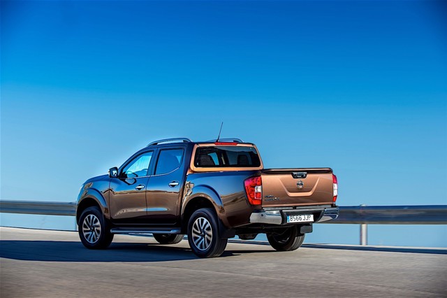 Nissan Navara / Frontier Double Cab Foto 25