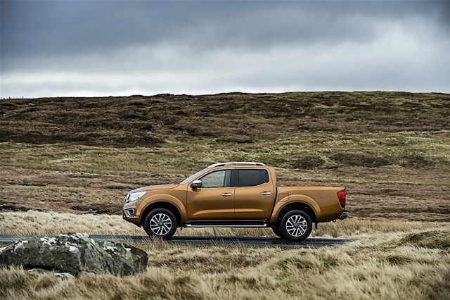 Nissan Navara / Frontier Double Cab Foto 30