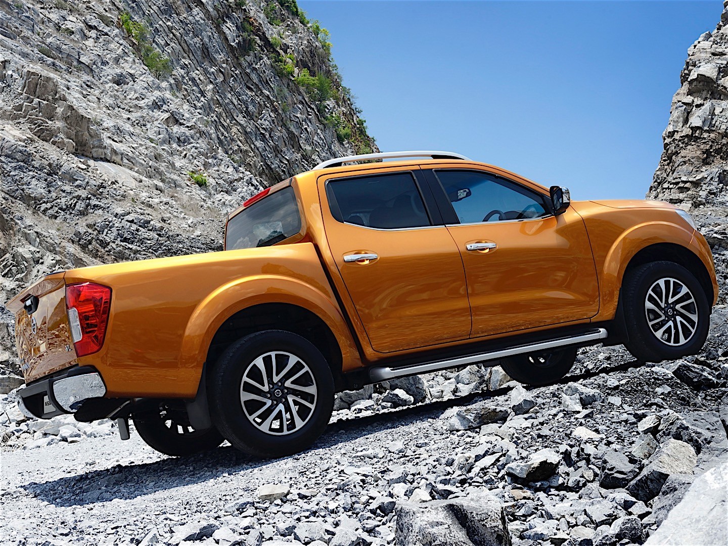 Nissan Navara / Frontier Double Cab photo 36