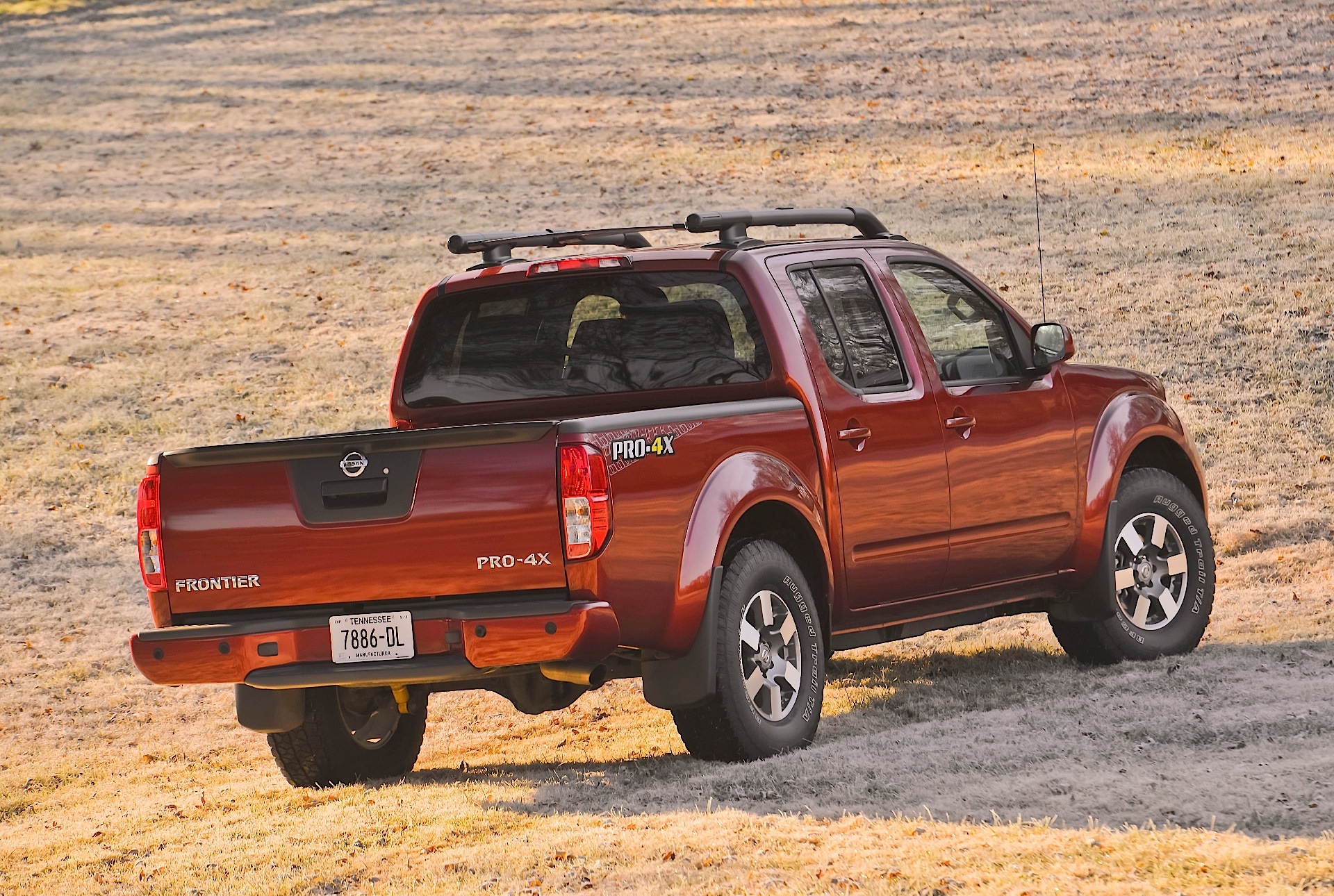 Nissan Navara / Frontier King Cab photo 8
