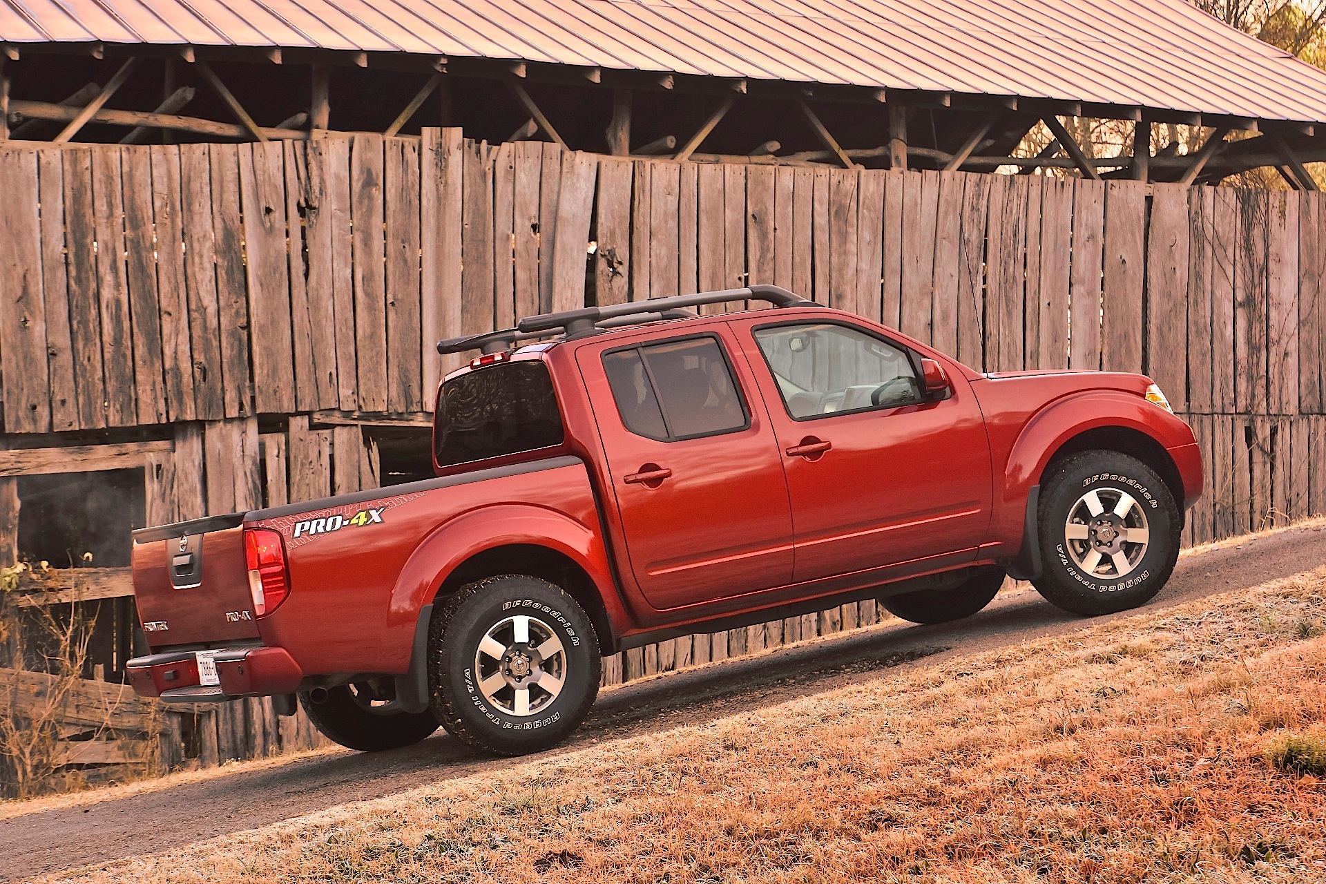 Nissan Navara / Frontier King Cab photo 10