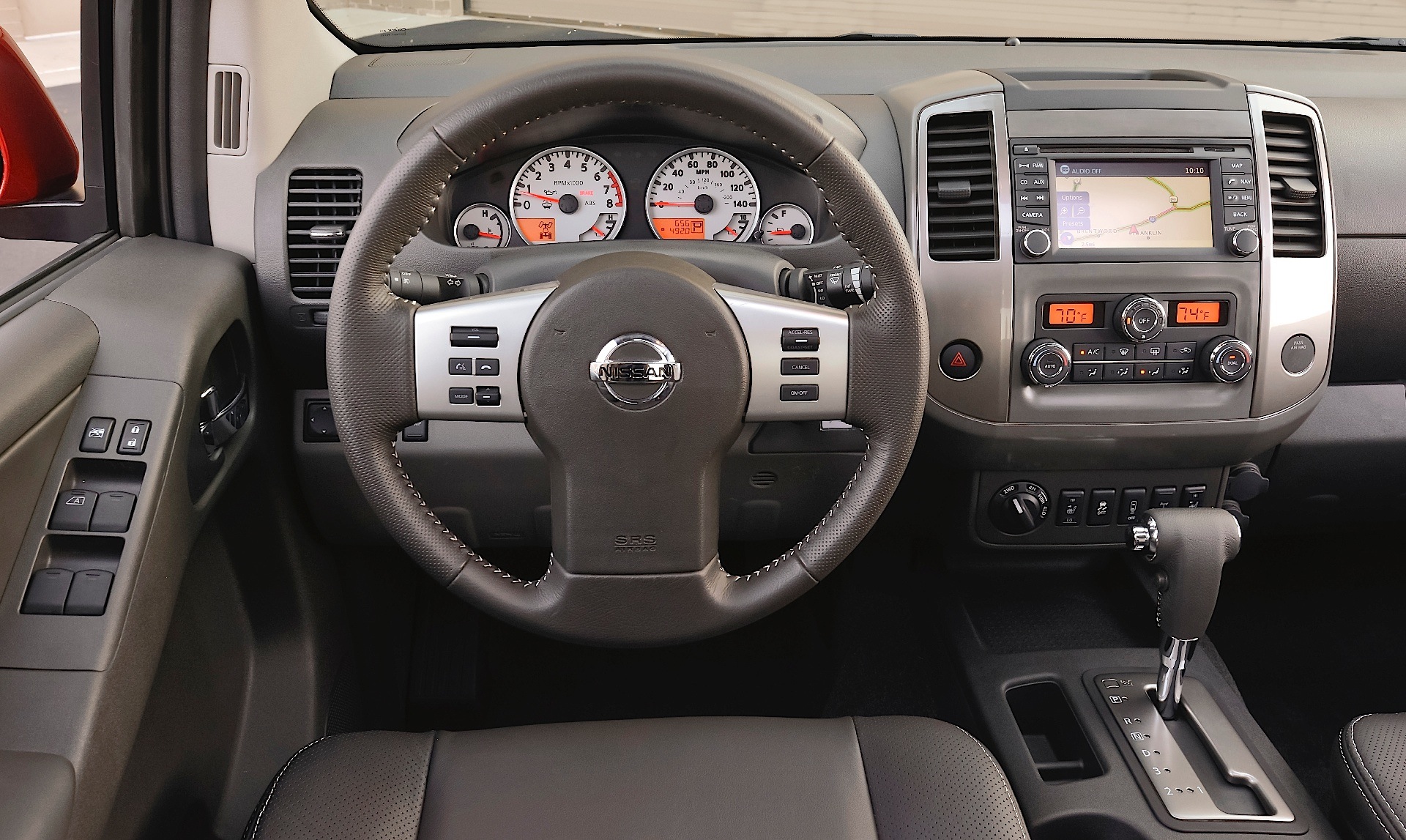 Nissan Navara / Frontier King Cab photo 18