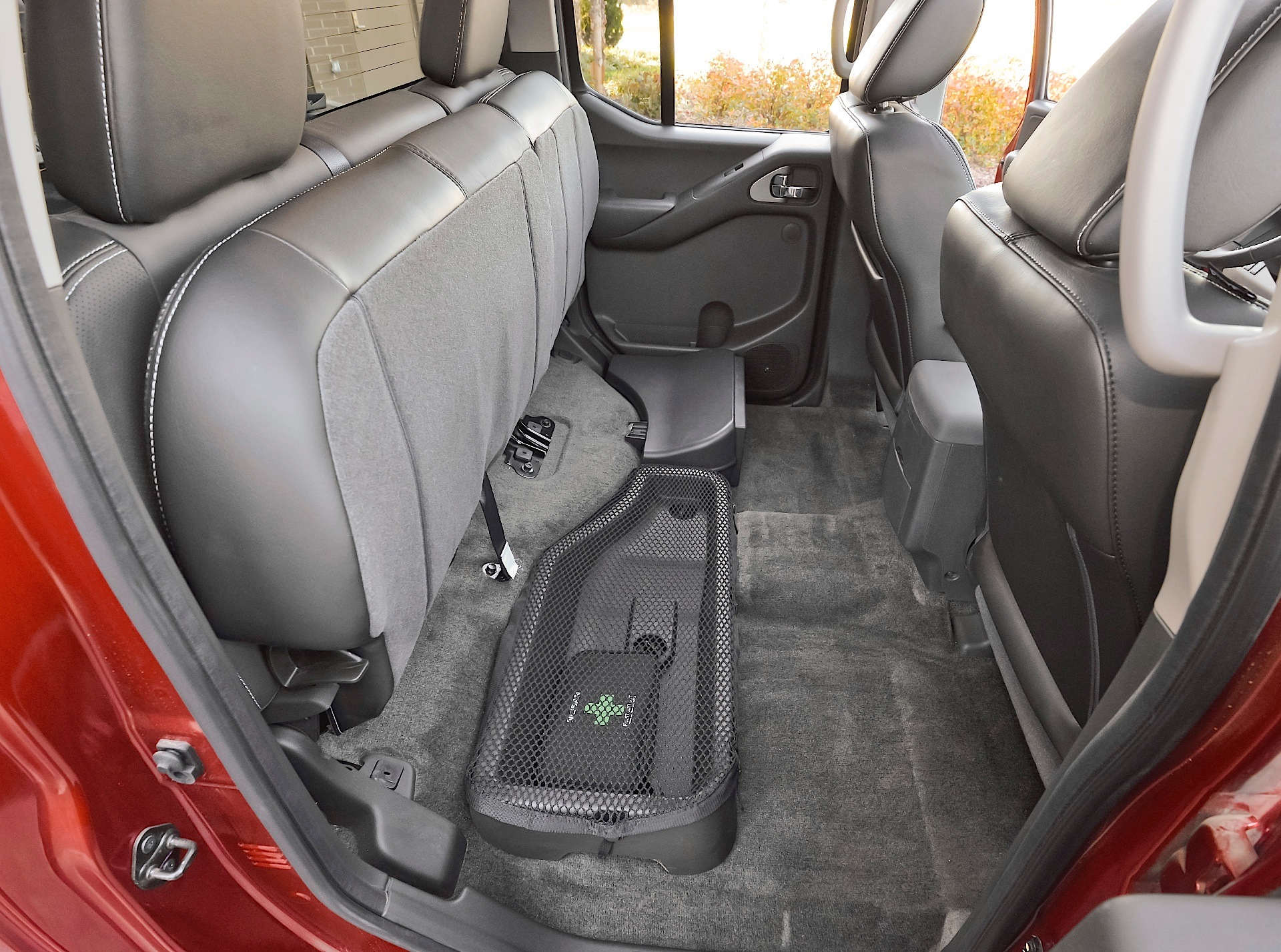 Nissan Navara / Frontier King Cab photo 23