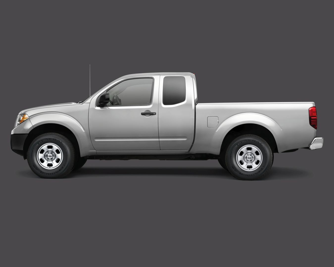 Nissan Navara / Frontier King Cab photo 11