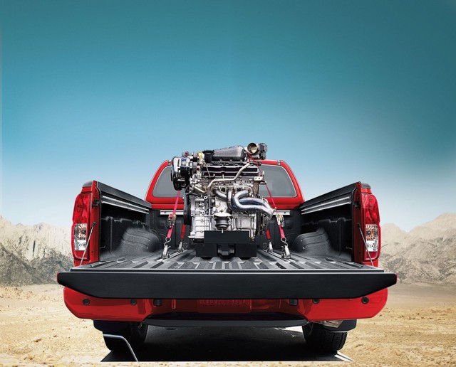Nissan Navara / Frontier King Cab photo 12