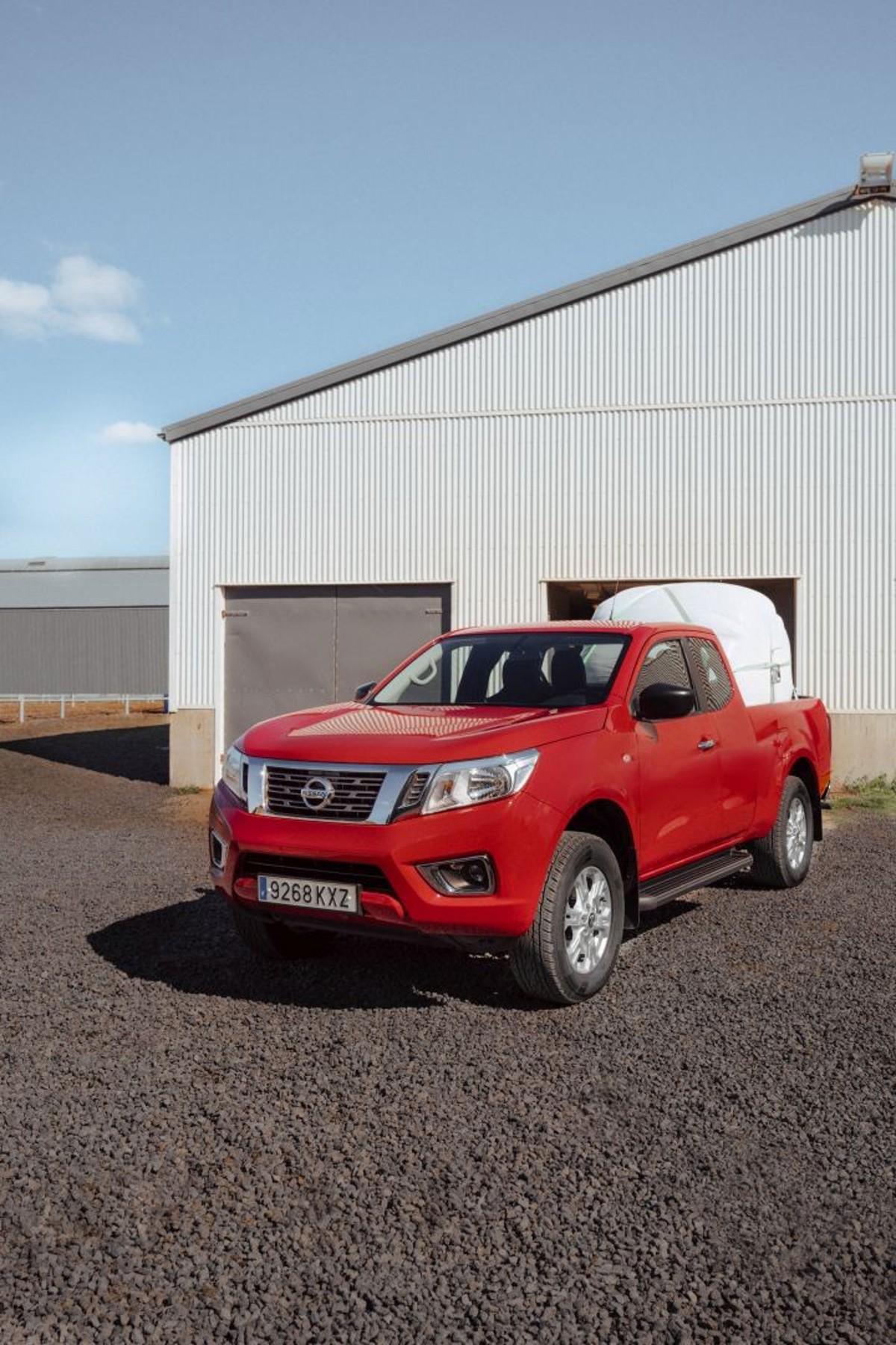 Nissan NISSAN Navara / Frontier King Cab 4.0L V6 6MT 2WD (265 HP)