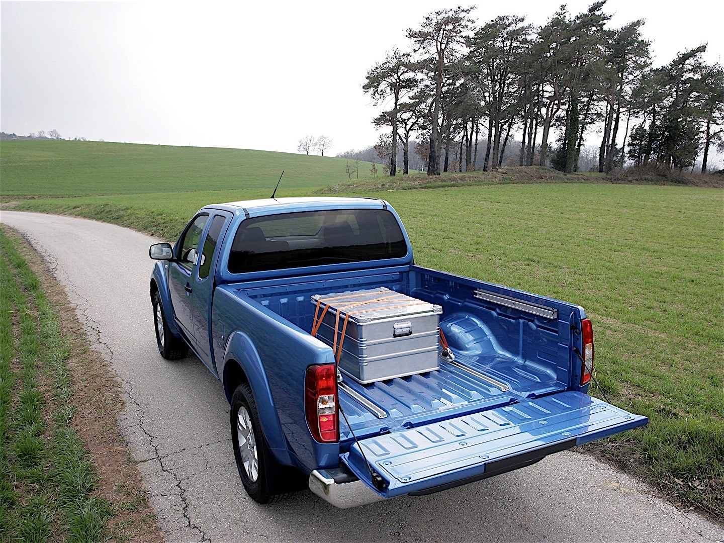 Nissan Navara / Frontier King Cab photo 14