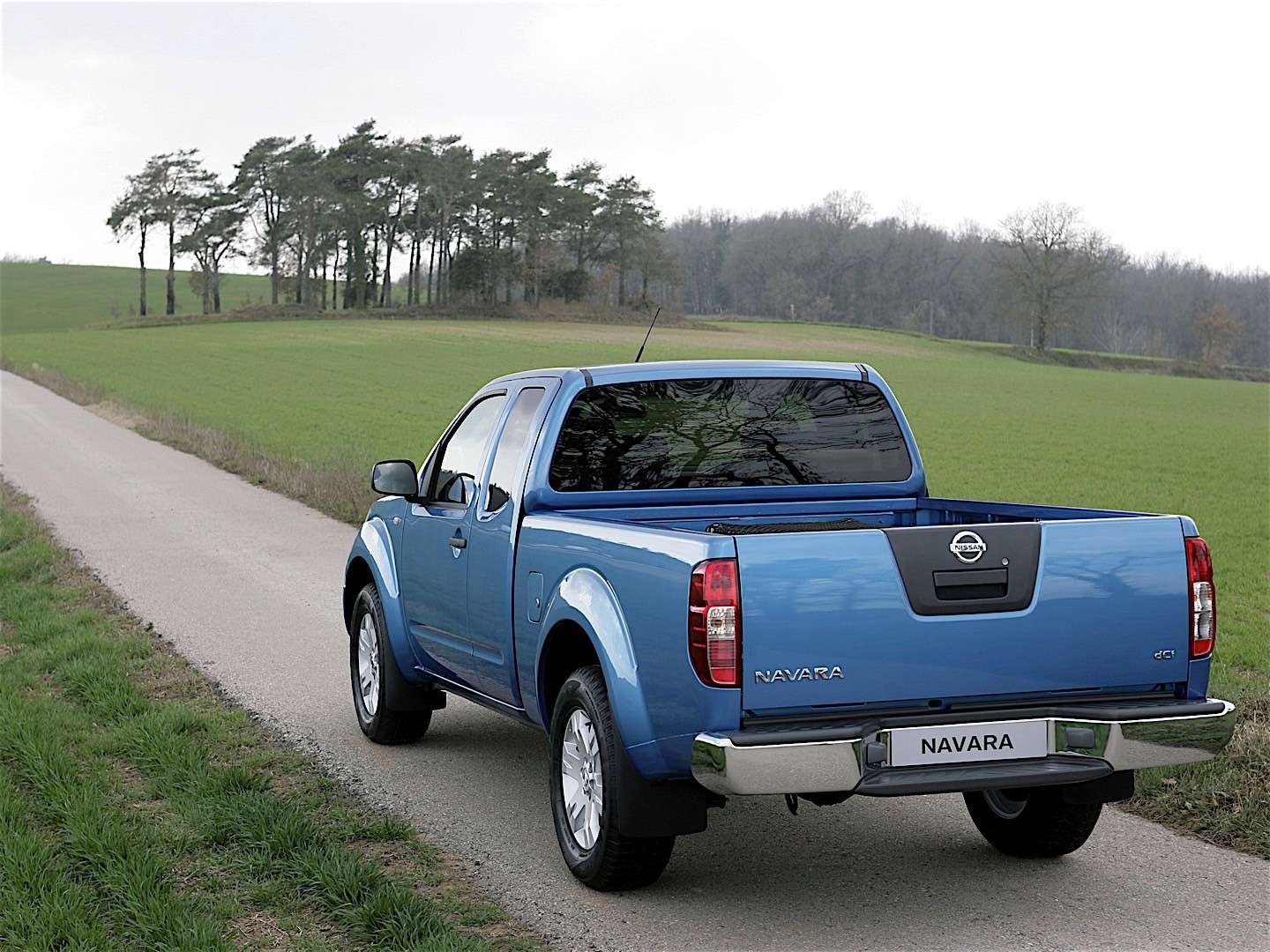 Nissan Navara / Frontier King Cab photo 17