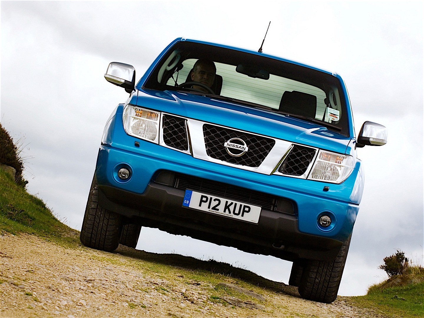 Nissan Navara / Frontier King Cab photo 20
