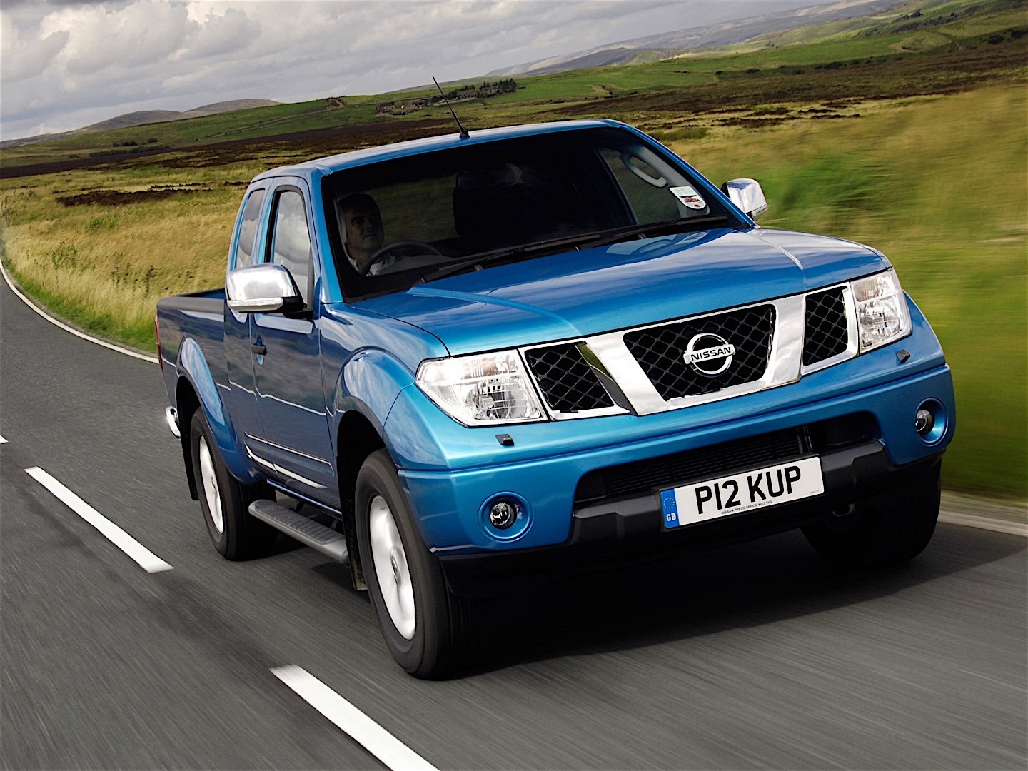 Nissan Navara / Frontier King Cab photo 25