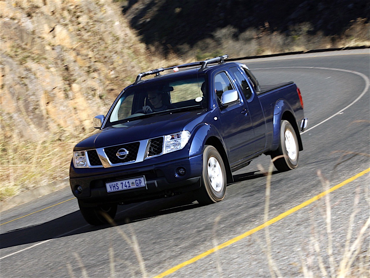 Nissan Navara / Frontier King Cab photo 30