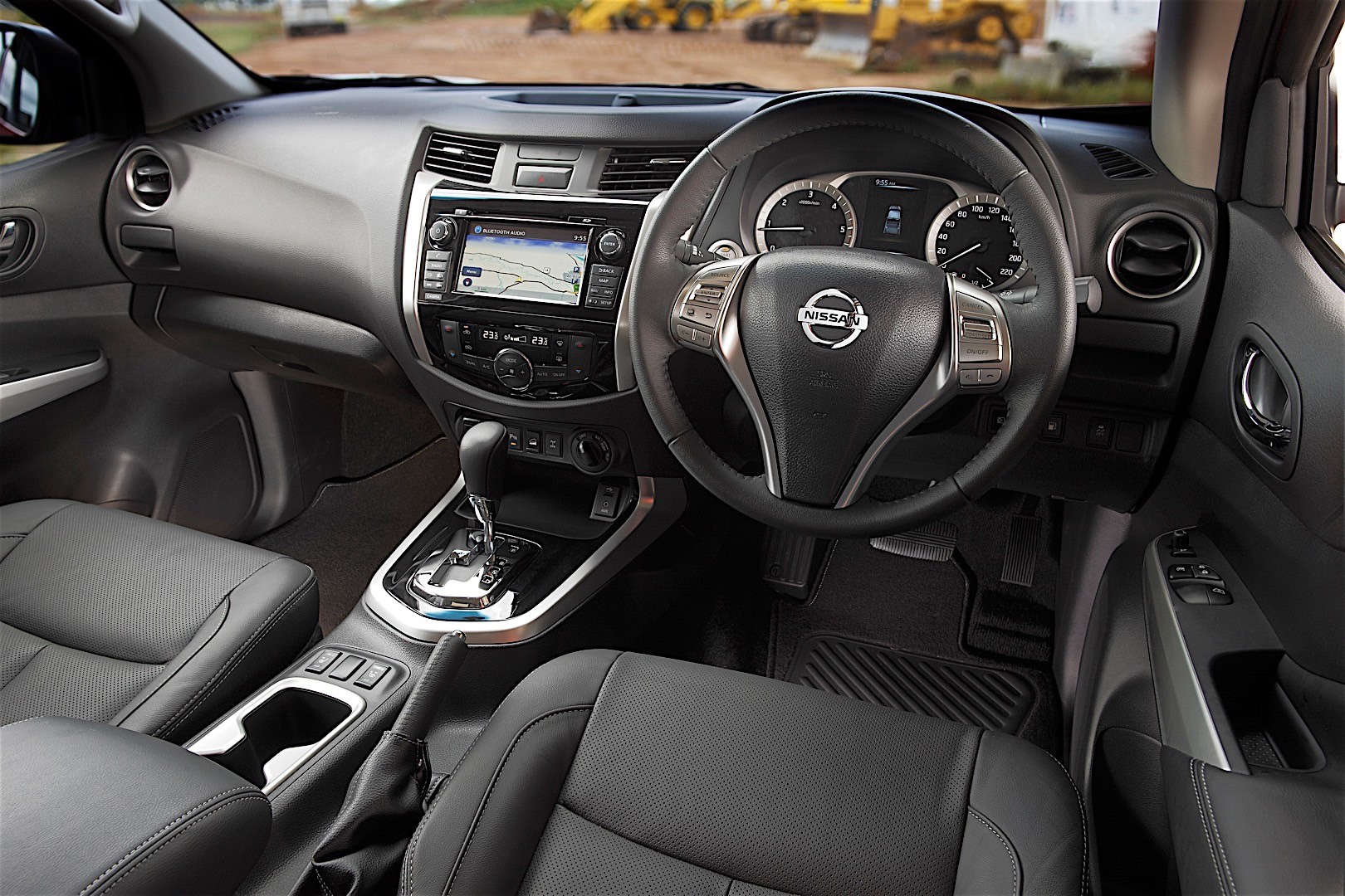 Nissan Navara / Frontier King Cab photo 57