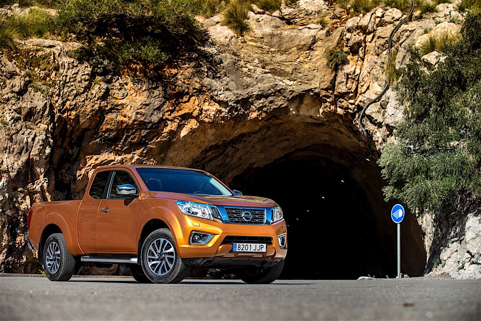 Nissan Navara / Frontier King Cab photo 11