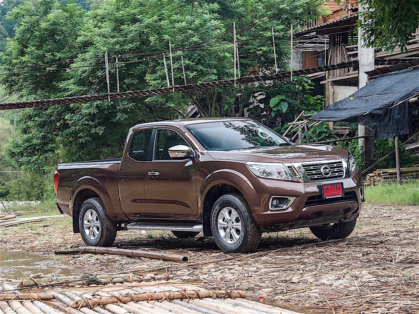 Nissan Navara / Frontier King Cab photo 19