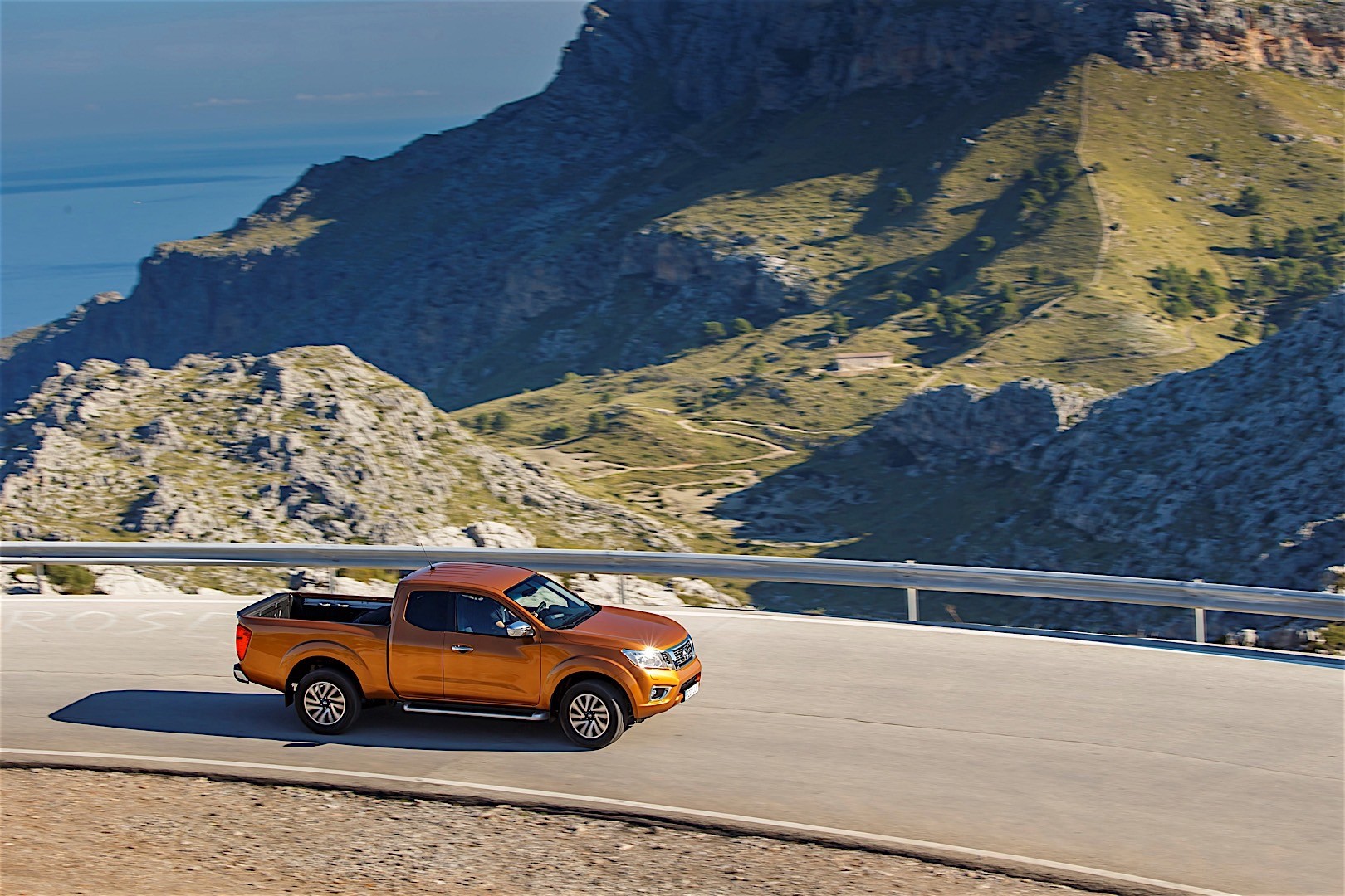 Nissan Navara / Frontier King Cab photo 38