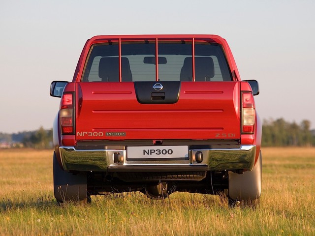 Nissan Np300 foto 17