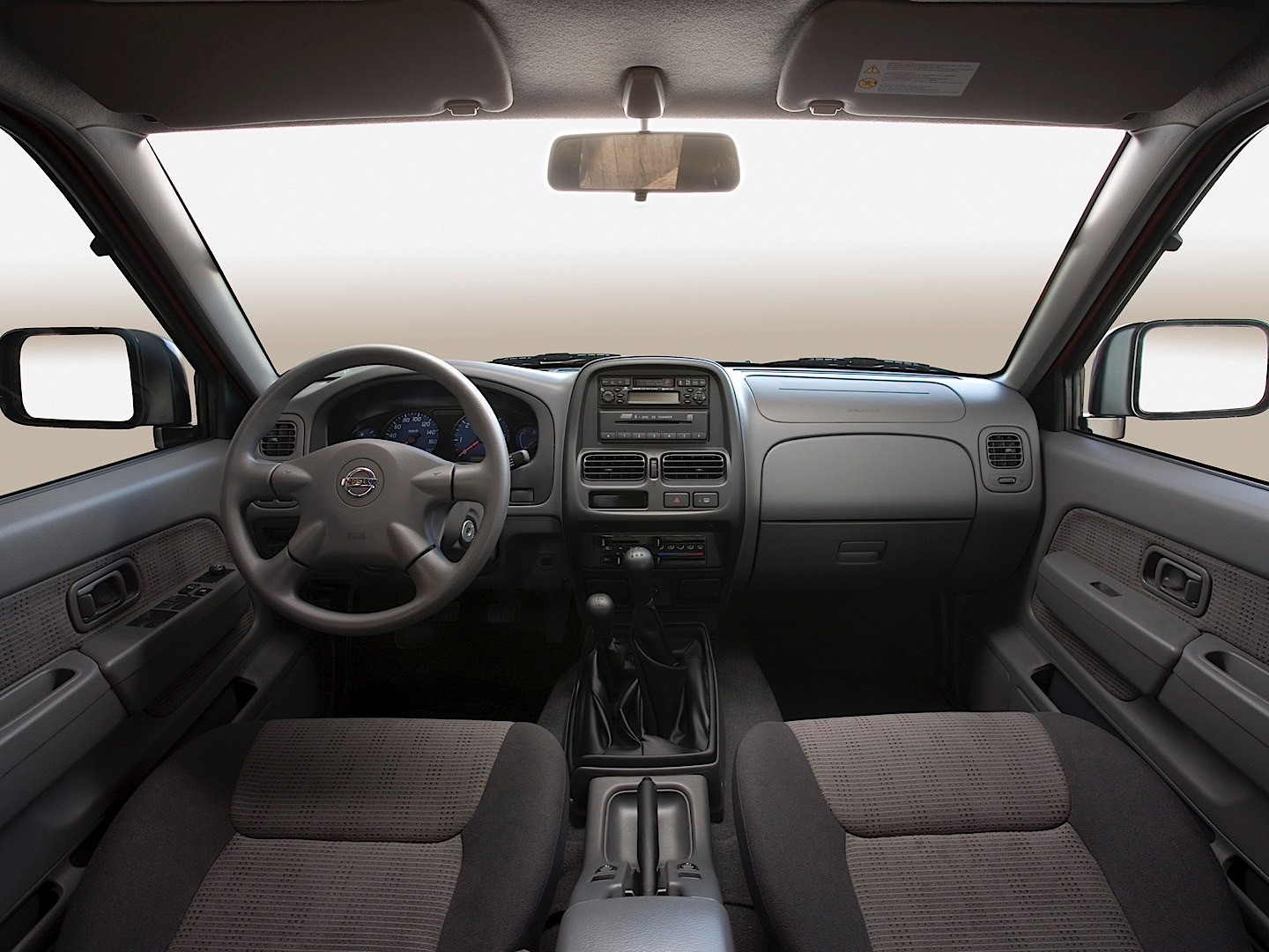 Nissan Np300 photo 35