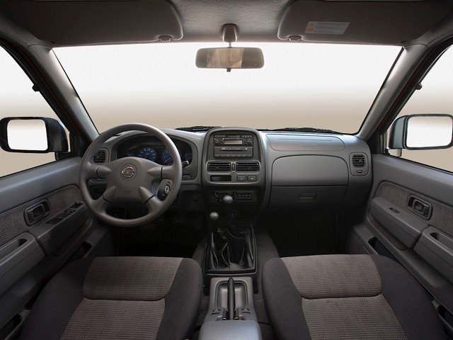 Nissan Np300 foto 35
