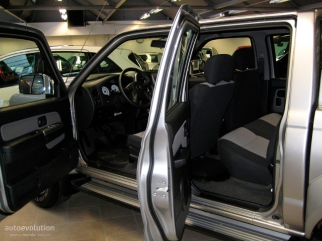 Nissan Np300 foto 33