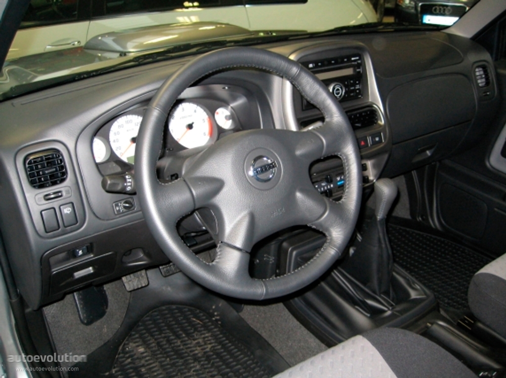 Nissan Np300 photo 34