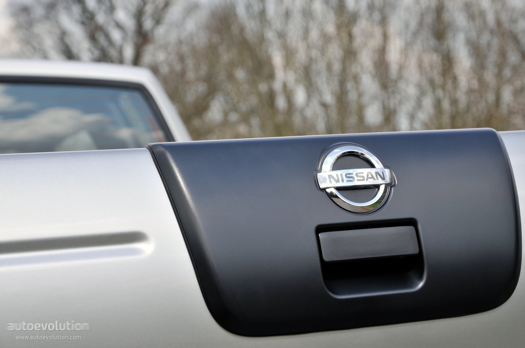 Nissan Np300 photo 3